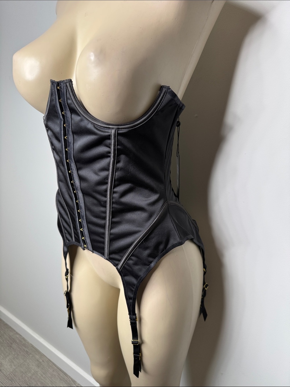 Frederick's of Hollywood Black Satin Corset Garter - Picture 3 of 8